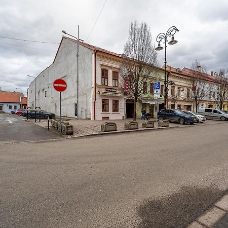 K1 Piatok Sobota Disco Cez Tyzden Tichy Apartman Kosice Exterior photo