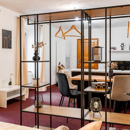 K1 Piatok Sobota Disco Cez Tyzden Tichy Apartman Kosice Exterior photo